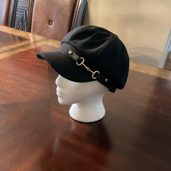 Newsboy Beret French Cap Black With Gold Tone Accents - Picture 4 of 6